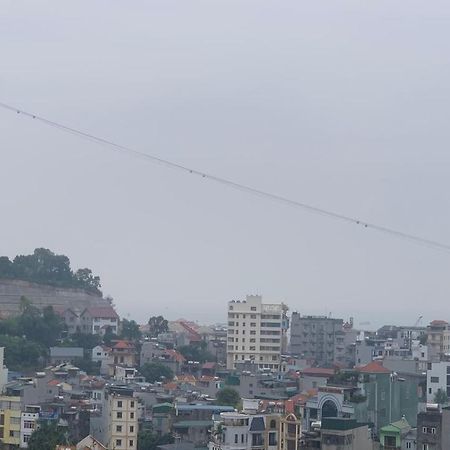 Nha Nghi Thanh Tam Hotell Ha Long Exteriör bild